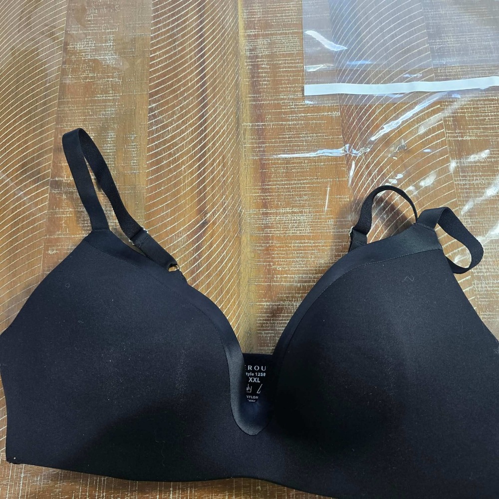 Underoutfit Black Comfort Shaping Bra Style 1258 Adjustable Strap XXL Wireless